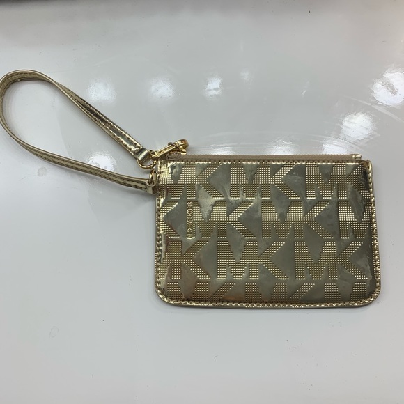 MICHAEL Michael Kors Handbags - Michael kors// gold wristlet